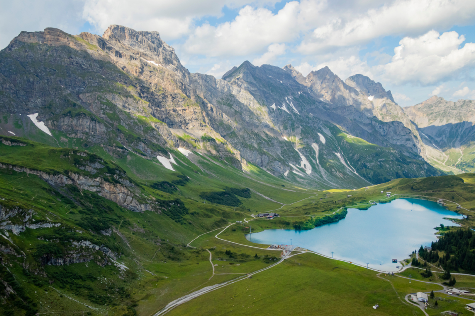 An image depicting the trail Murmeli Wanderung and its surrounding area.