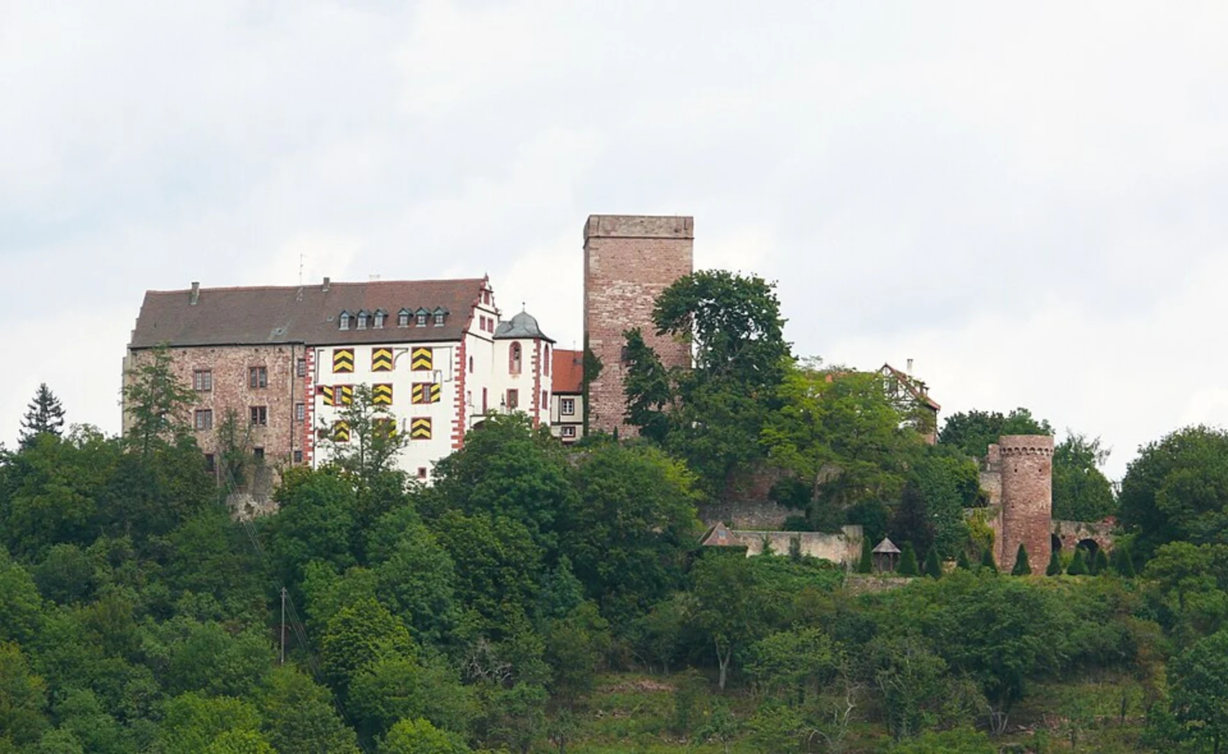 An image depicting the trail Rundwanderweg Gamburg 1 and its surrounding area.