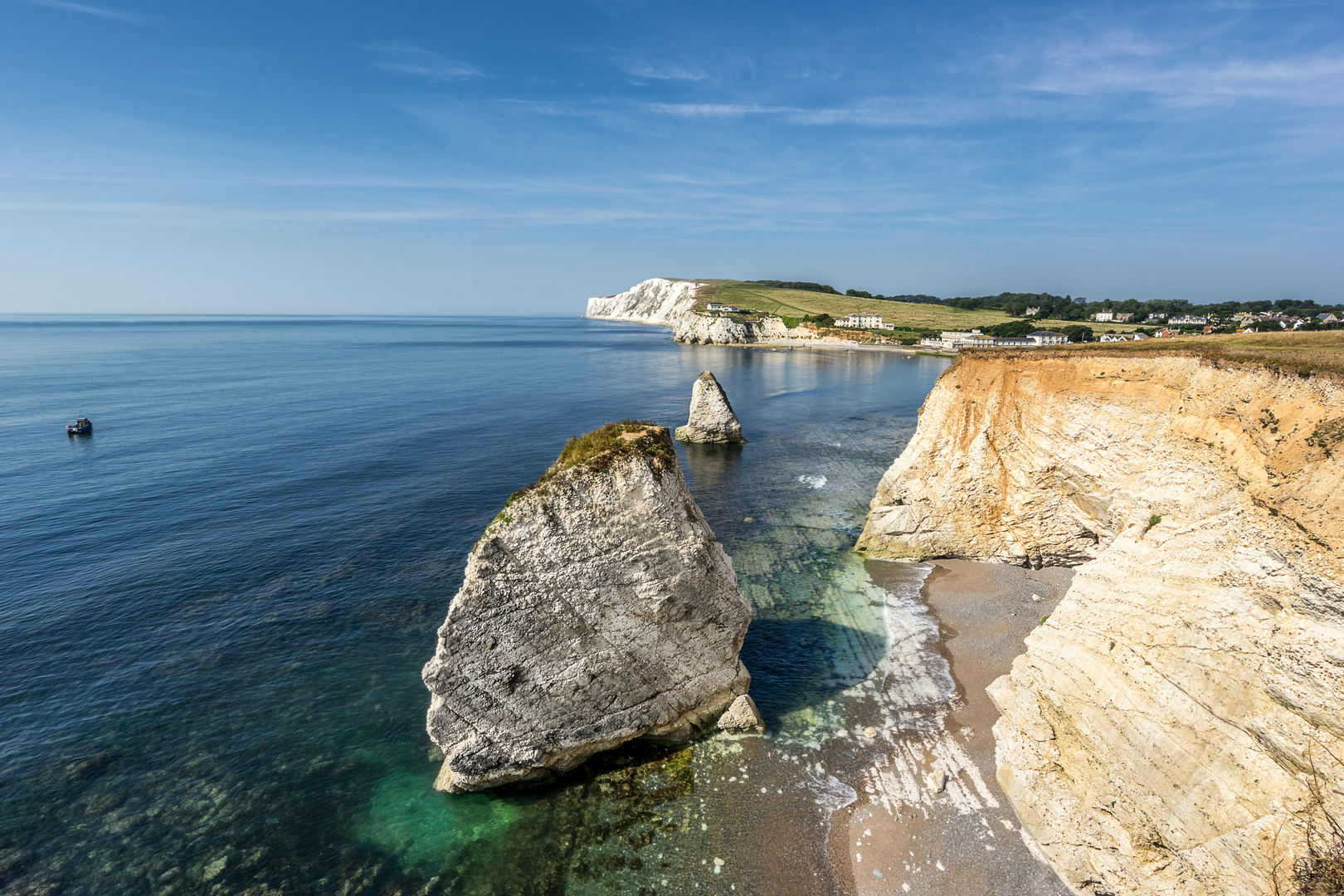 An image depicting the trail Isle of Wight Coastal Path and its surrounding area.
