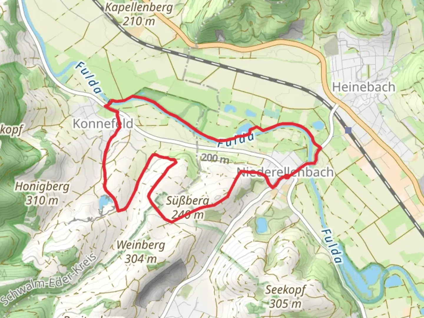 An image depicting the trail Fuldasteig and Niederbeisheim Rechtebach and its surrounding area.