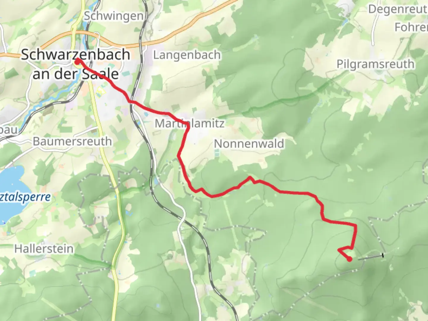 An image depicting the trail Schwarzenbach to Großer Kornberg via Oberkotzau-Kornberg and its surrounding area.