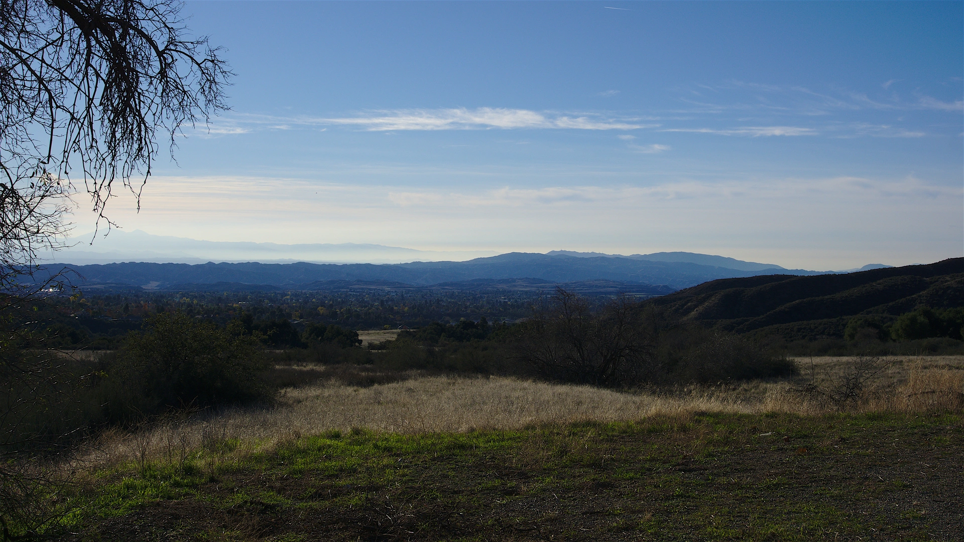 An image depicting the trail North Valley and Central Ridge Loop Trail and its surrounding area.