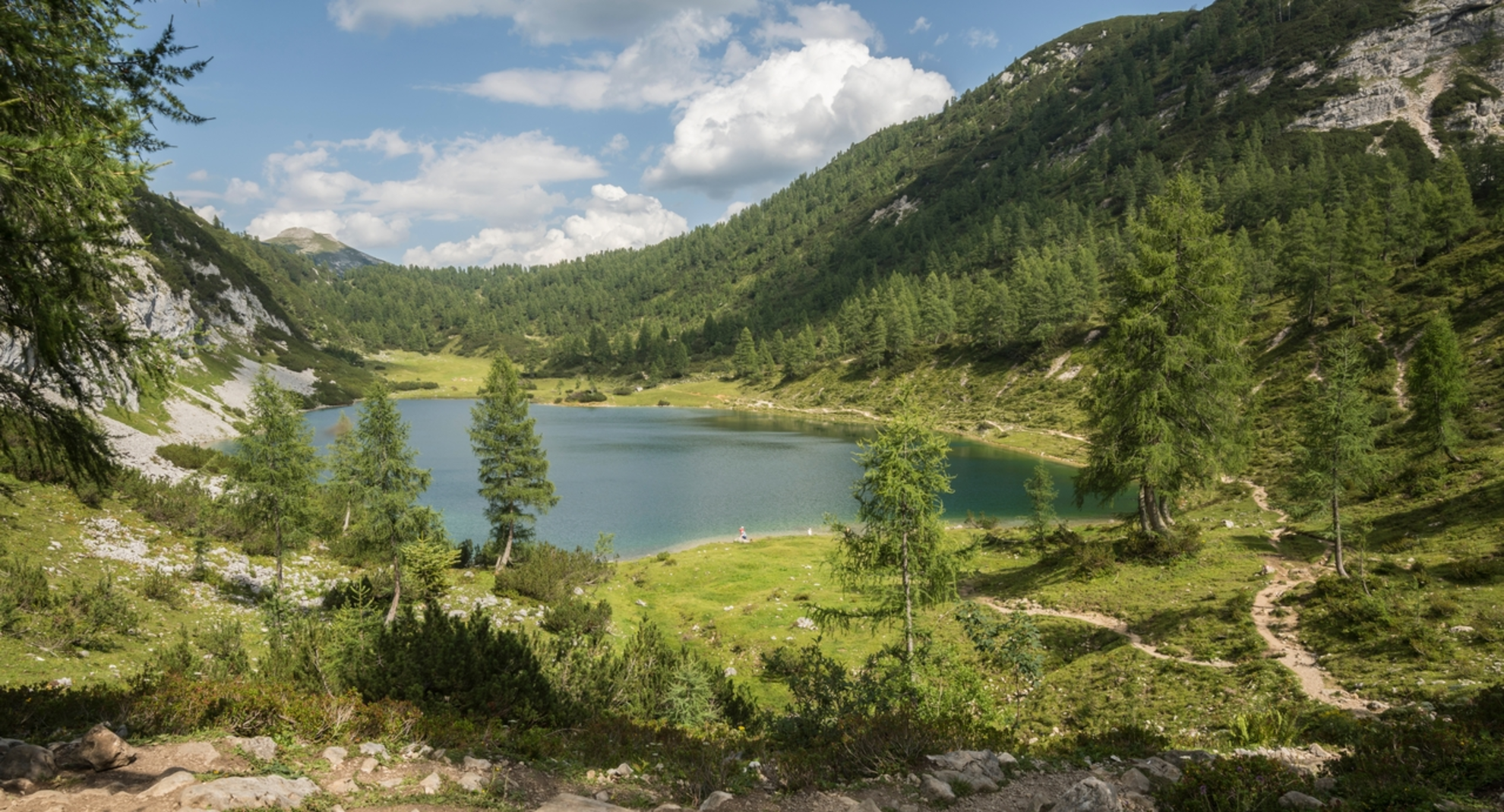 An image depicting the trail Haleswiessee Hike and its surrounding area.