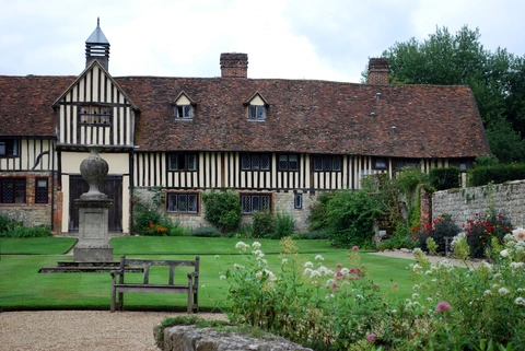 Ightham Mote, Raspit Hill and Oldbury Wood Loop