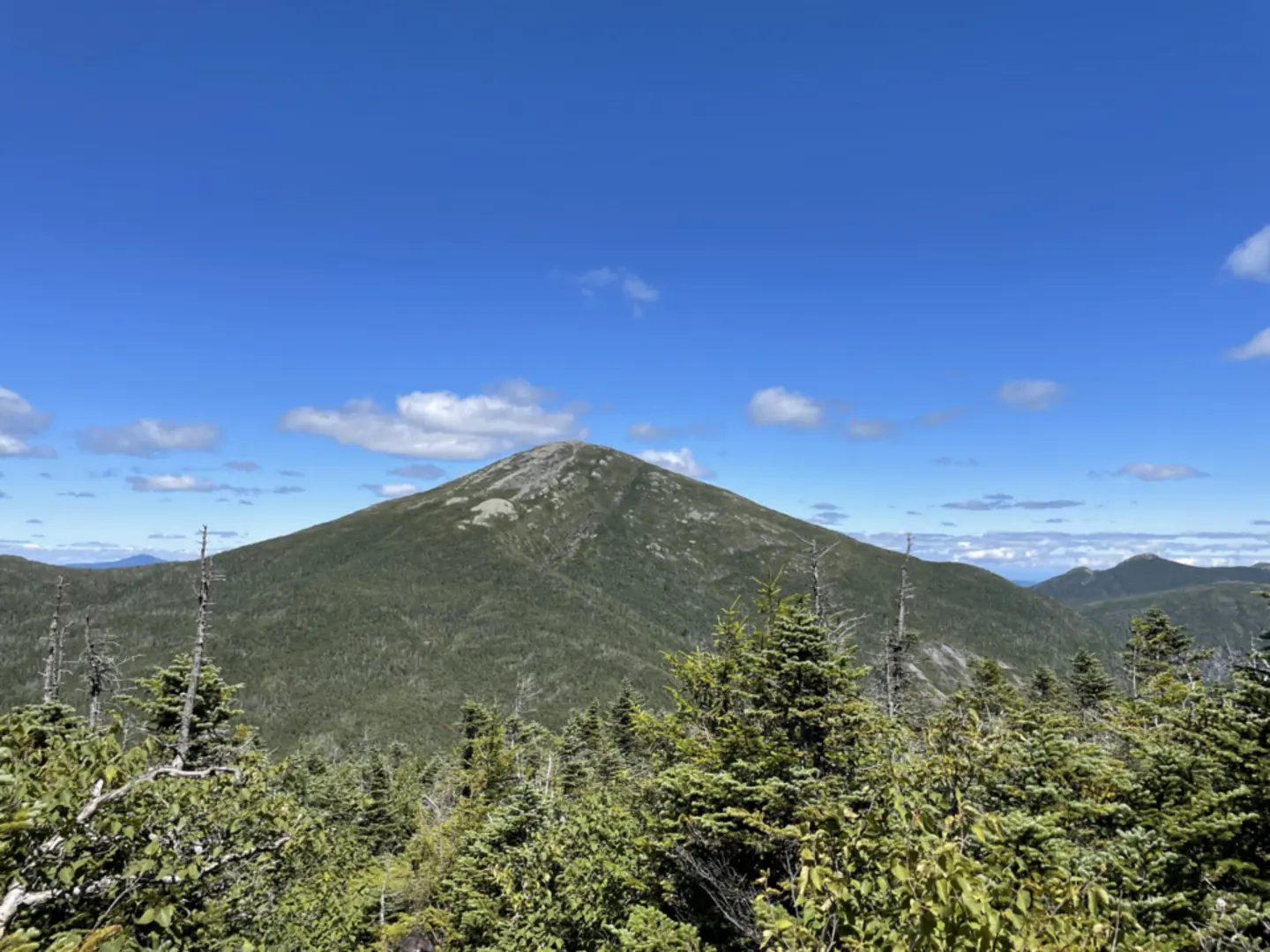 An image depicting the trail Avalanche Lake, Lake Colden and Mount Marcy Loop via Van Hoevenberg Trail and its surrounding area.