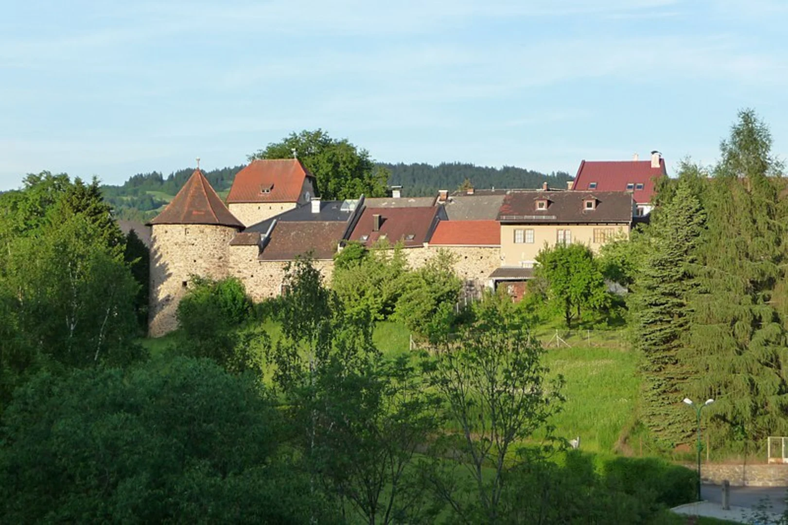 An image depicting the trail Tanzbodenweg and its surrounding area.