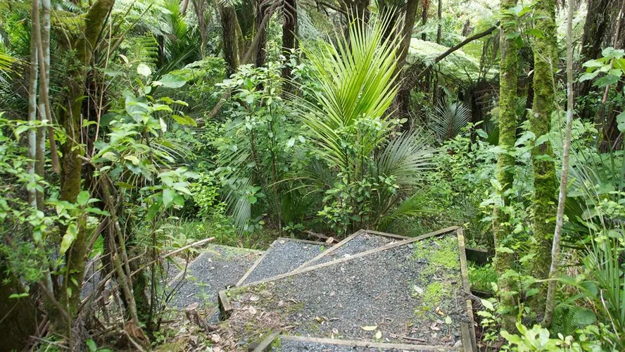 Beverley Price Loop Track