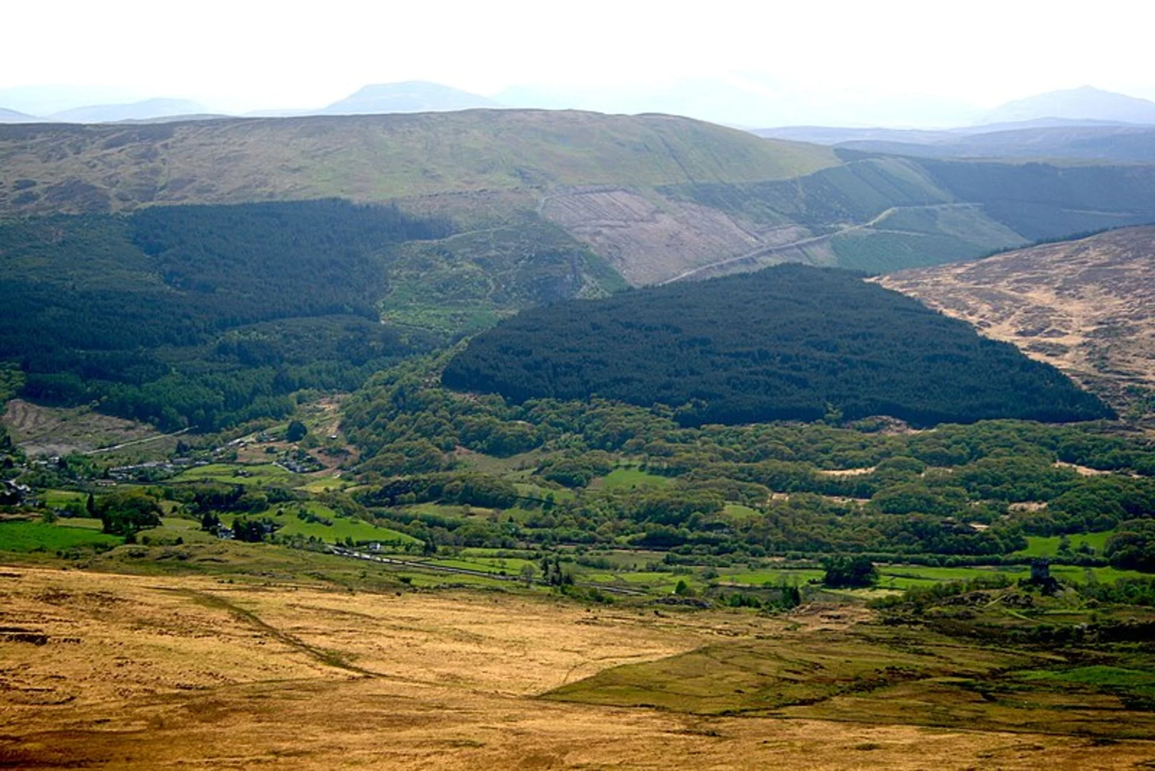 An image depicting the trail Cwm Penamnen - Dolwyddelan and its surrounding area.