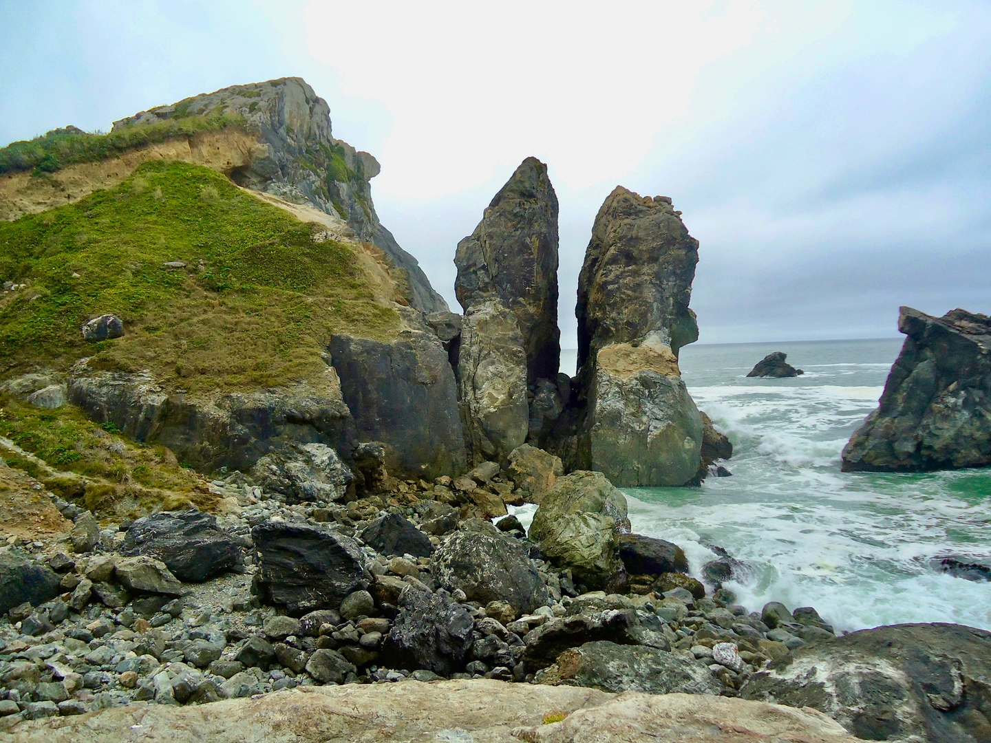 An image depicting the trail Ceremonial Rock and Wedding Rock Loop and its surrounding area.