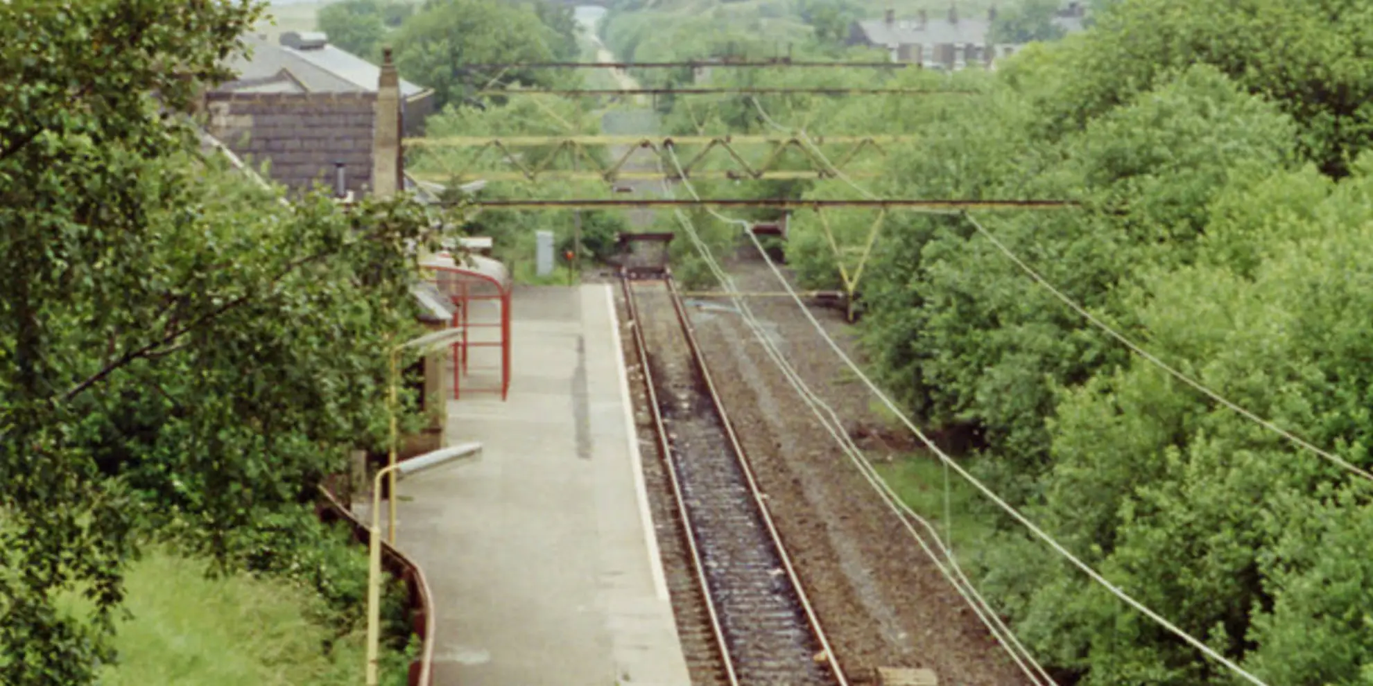 An image depicting the trail Longdendale from Hadfield Station and its surrounding area.