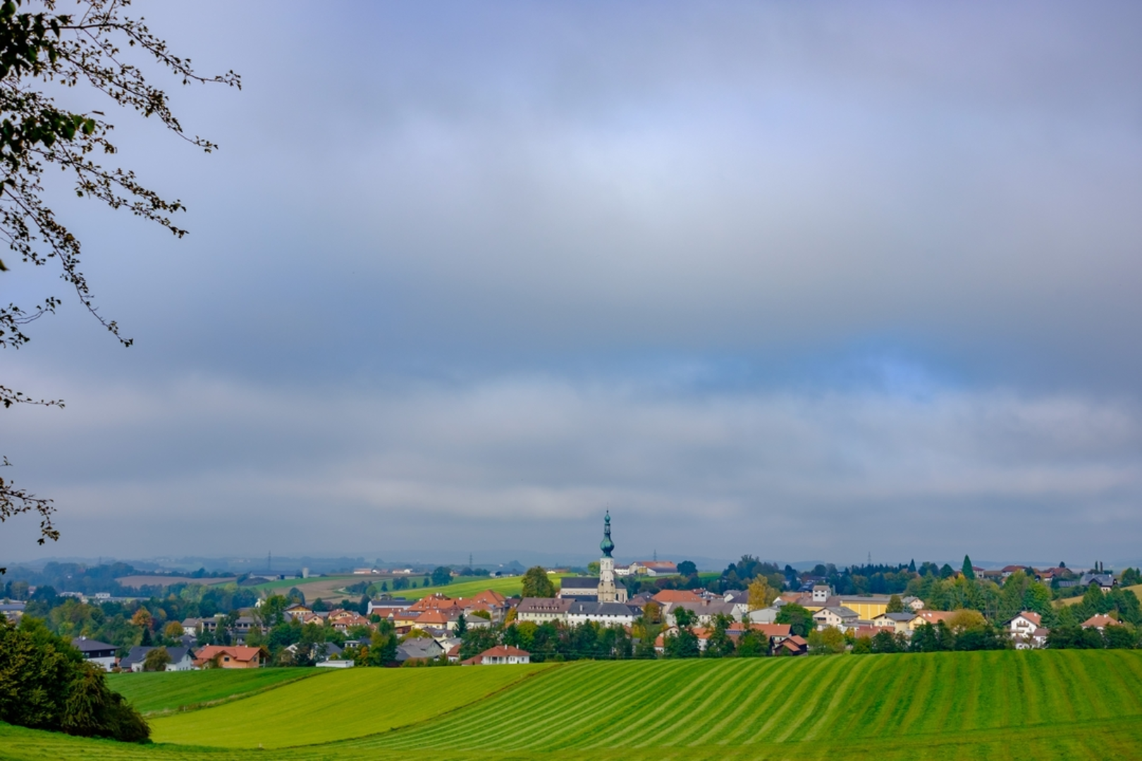 An image depicting the trail Stibler-Weg - 8 and its surrounding area.