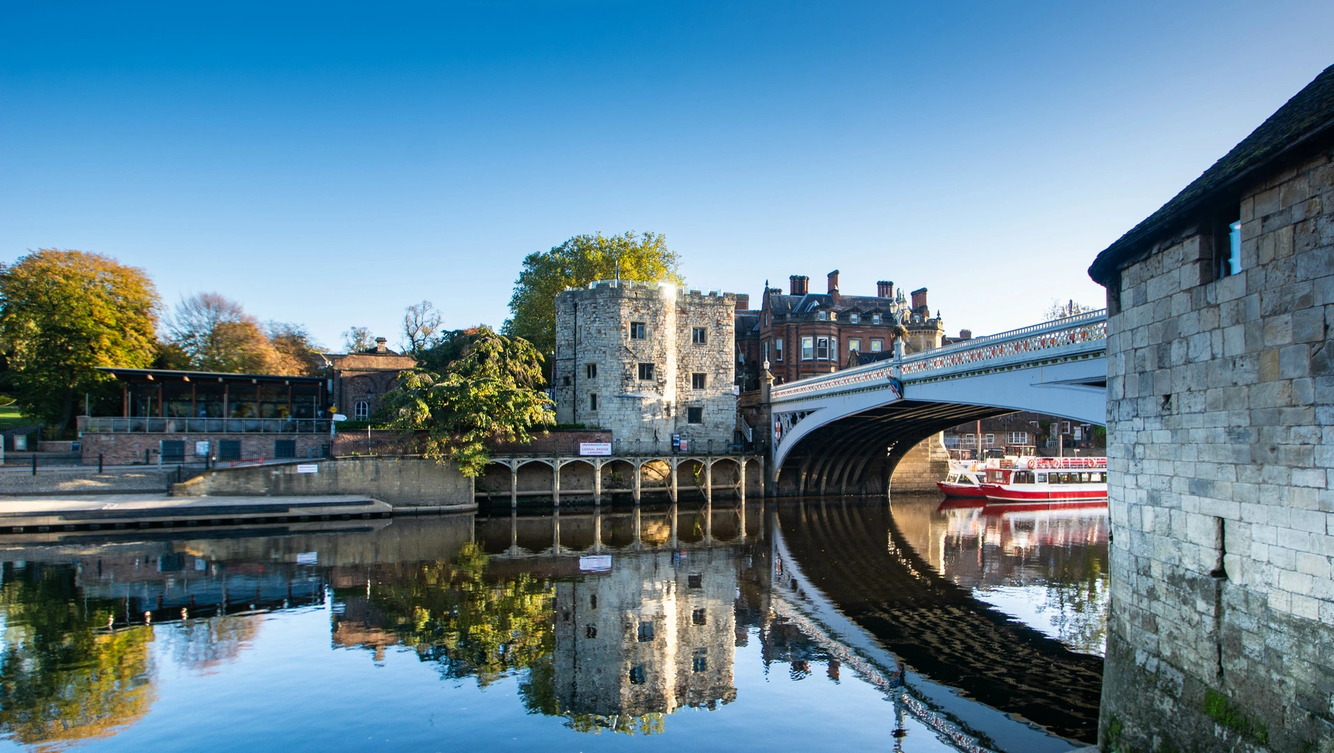 An image depicting the trail York to Selby Walk and its surrounding area.