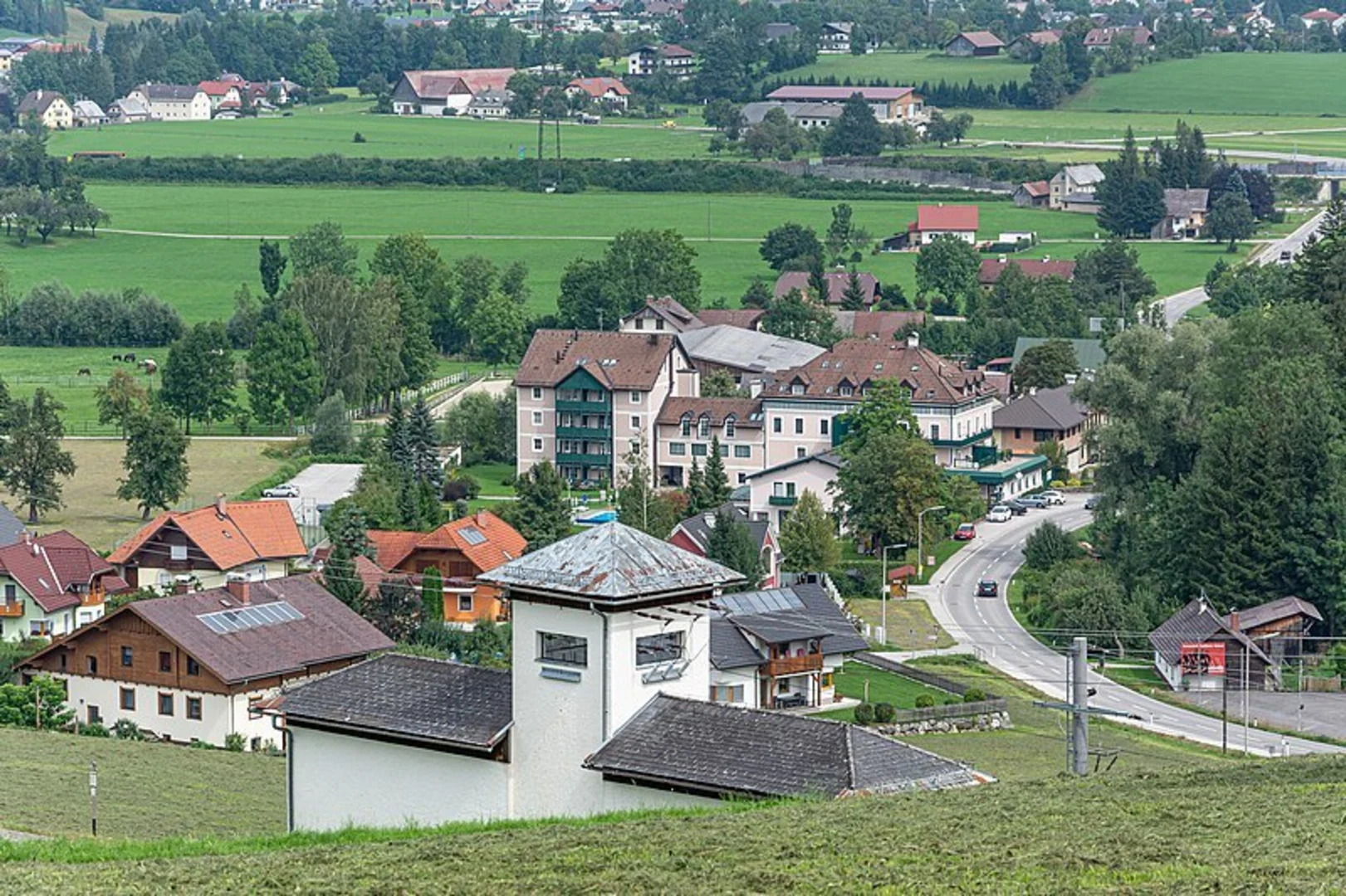 An image depicting the trail Schweizersberg - Teichlbrücke Pichl and its surrounding area.