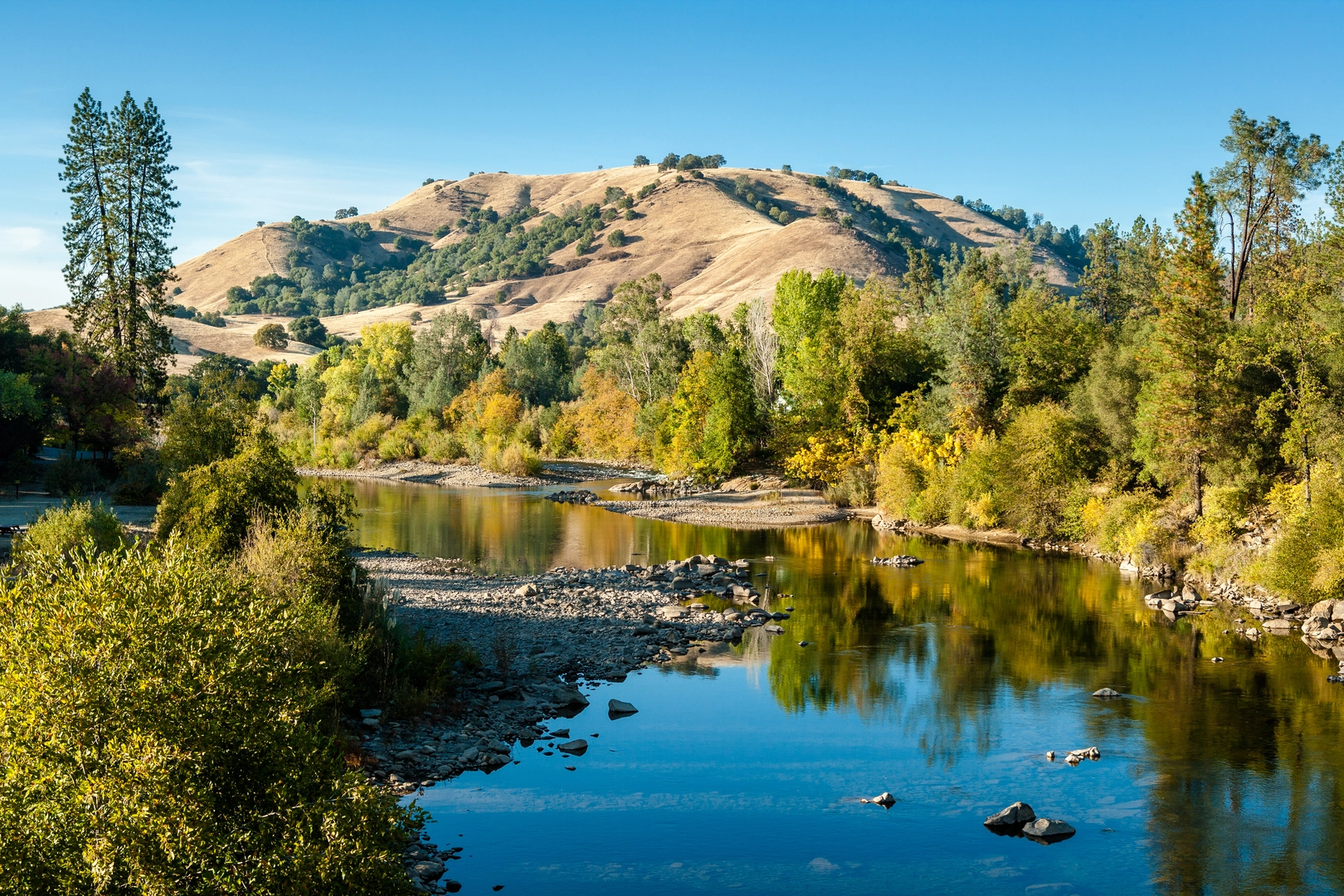 An image depicting the trail South Fork American River Trail Loop and its surrounding area.