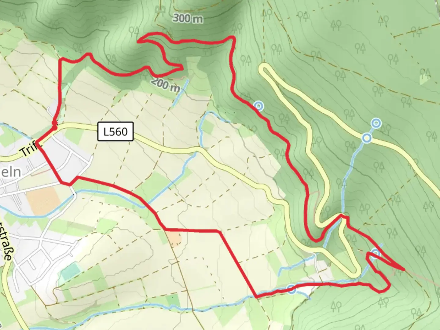 An image depicting the trail Zick-Zack-Weg and Hein-Koss-Steig Loop and its surrounding area.
