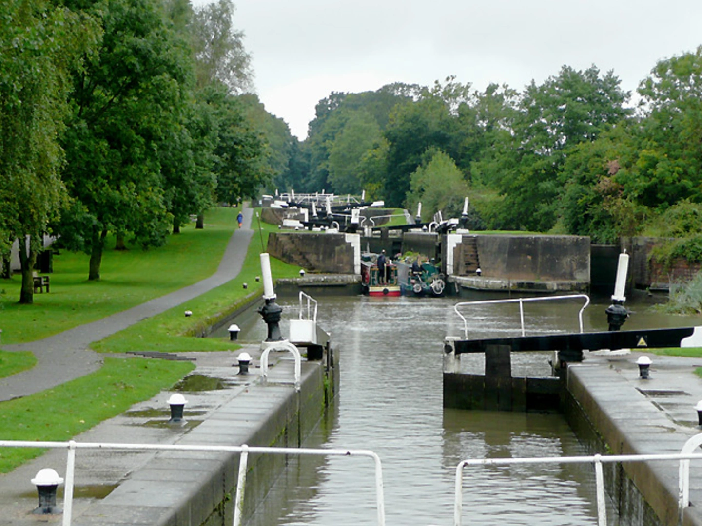 An image depicting the trail Hatton and Warwick Parkway Loop and its surrounding area.