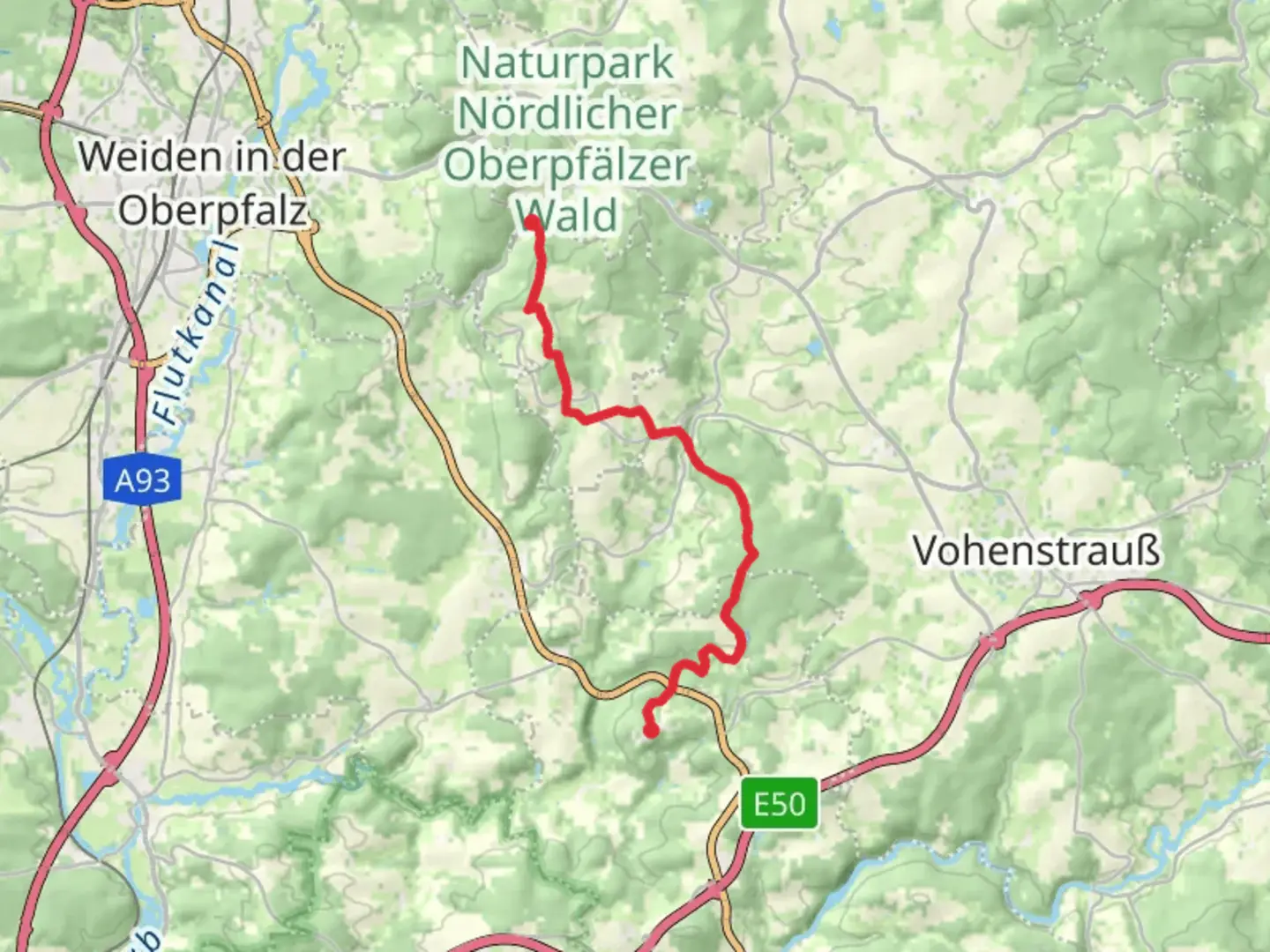 An image depicting the trail Oberhöll to Leuchtenberg via Wolfslohklamm and Goldsteig and its surrounding area.