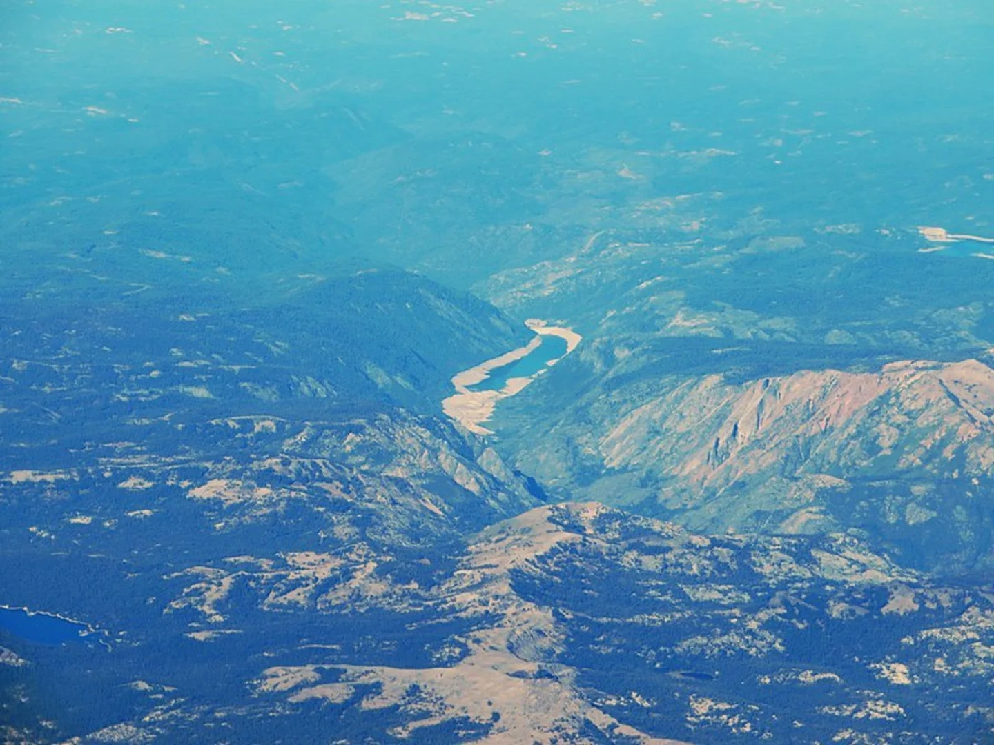 An image depicting the trail Salt Springs Reservoir Trail and its surrounding area.