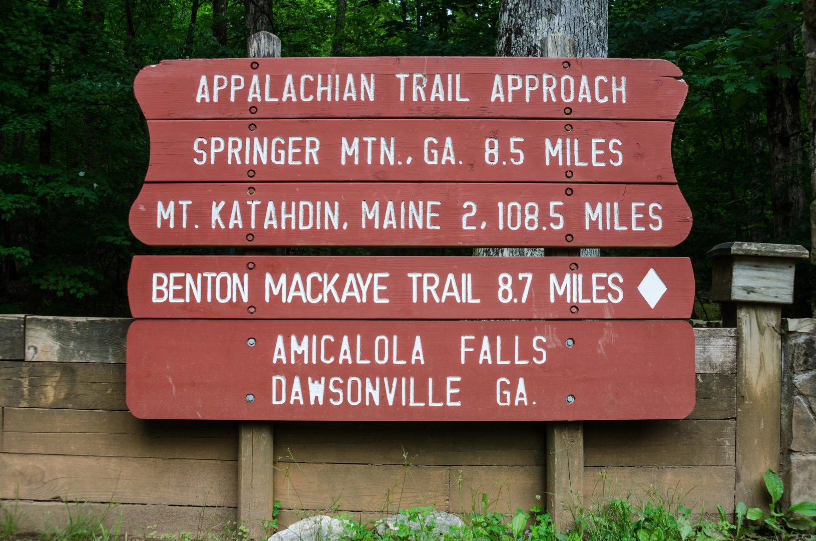An image depicting the trail Benton Mackaye Trail and its surrounding area.
