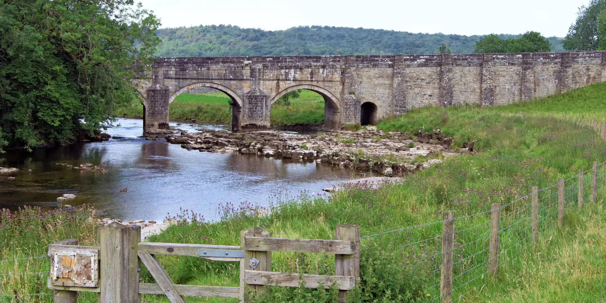 An image depicting the trail Hebden - Edge Top - Grassington - Linton Falls and River Wharfe and its surrounding area.