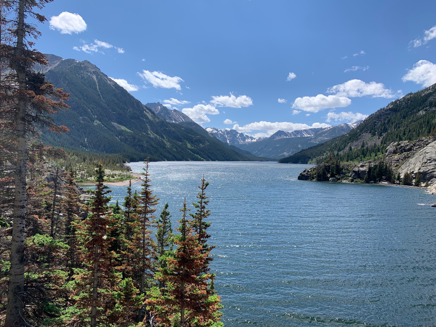 An image depicting the trail Mystic Lake and Island Lake via West Rosebud Trail and its surrounding area.