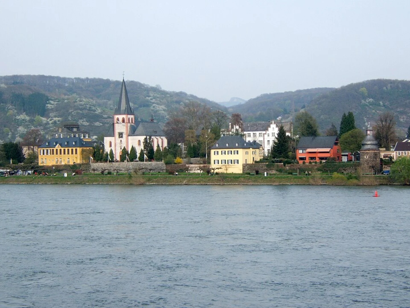 An image depicting the trail Rhein and Erpeler Ley via Rotbaeckchen and its surrounding area.