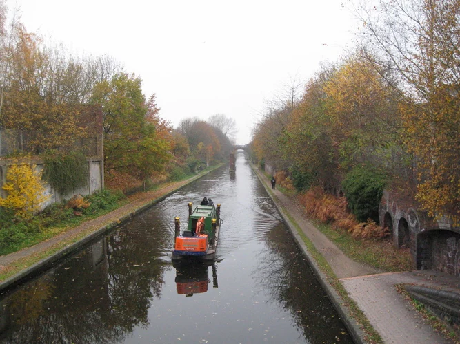 Rolfe Bridge via Birmingham Canal