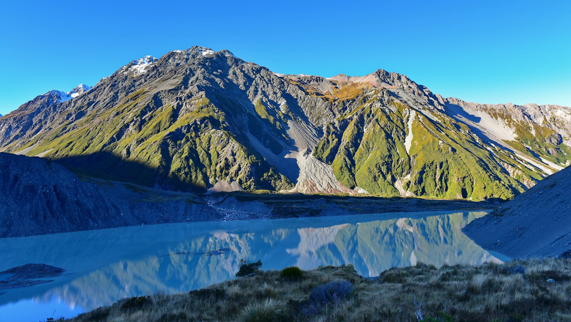 An image depicting the trail Kea Point Track and its surrounding area.