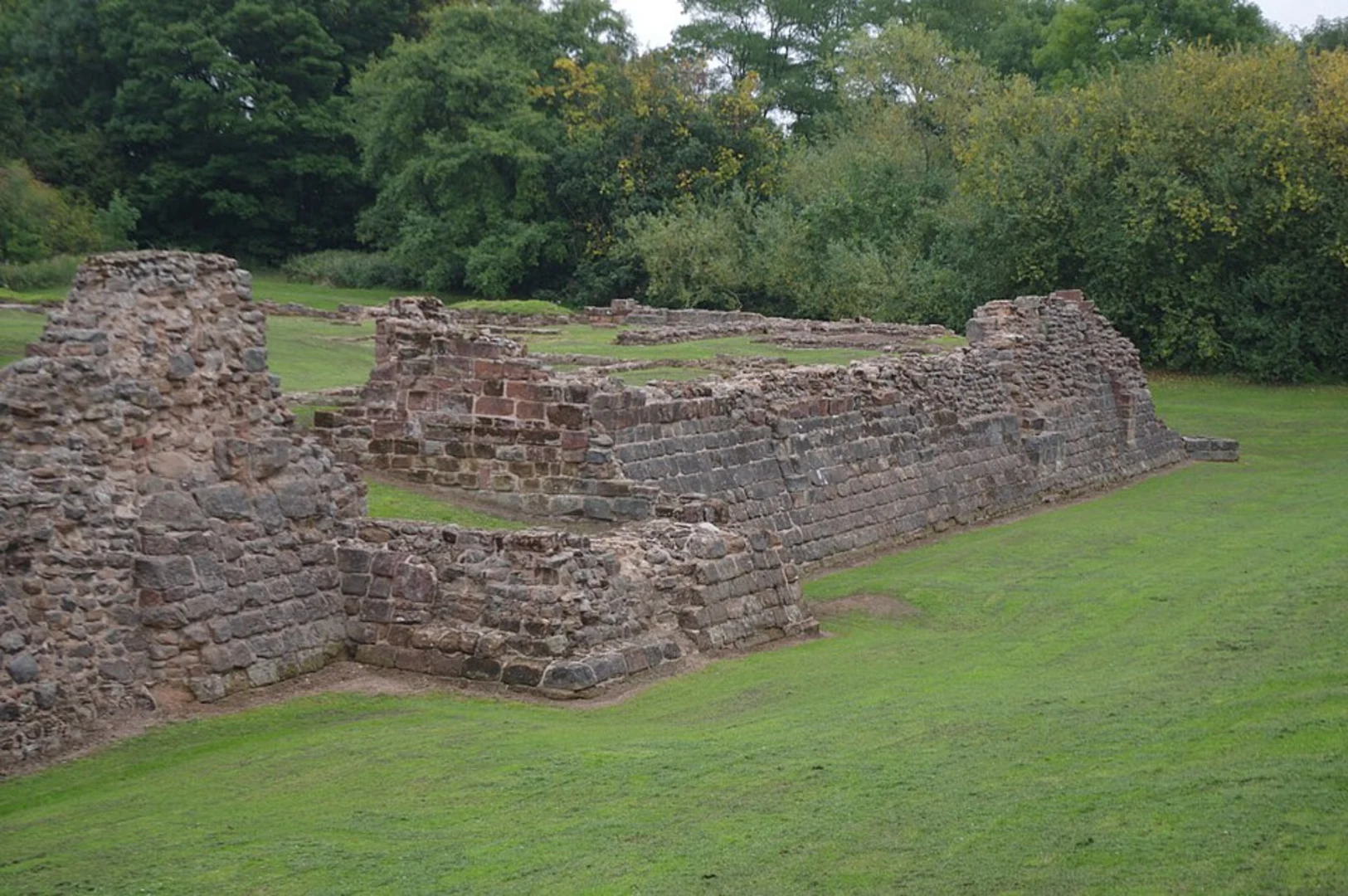 An image depicting the trail Queens Park from Weoley Castle and its surrounding area.