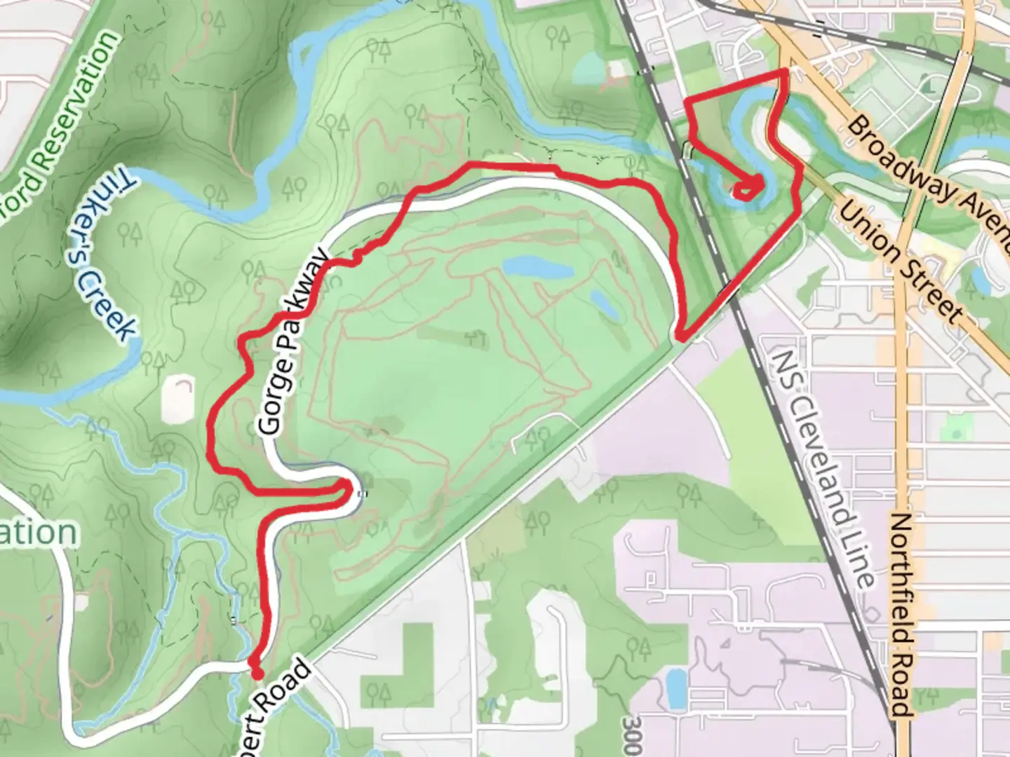 An image depicting the trail Tinker's Creek via Bridle Trail and its surrounding area.
