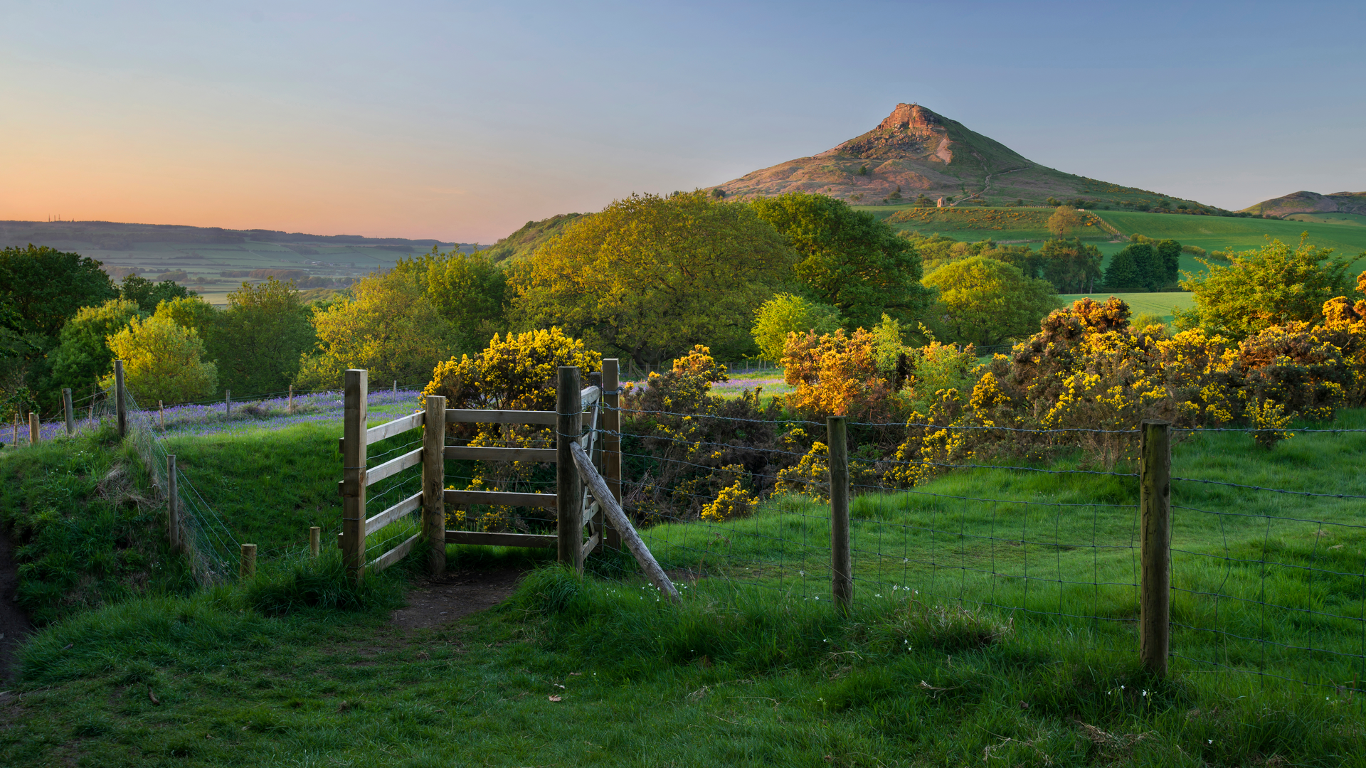 An image depicting the trail Roseberry Topping Trail and its surrounding area.