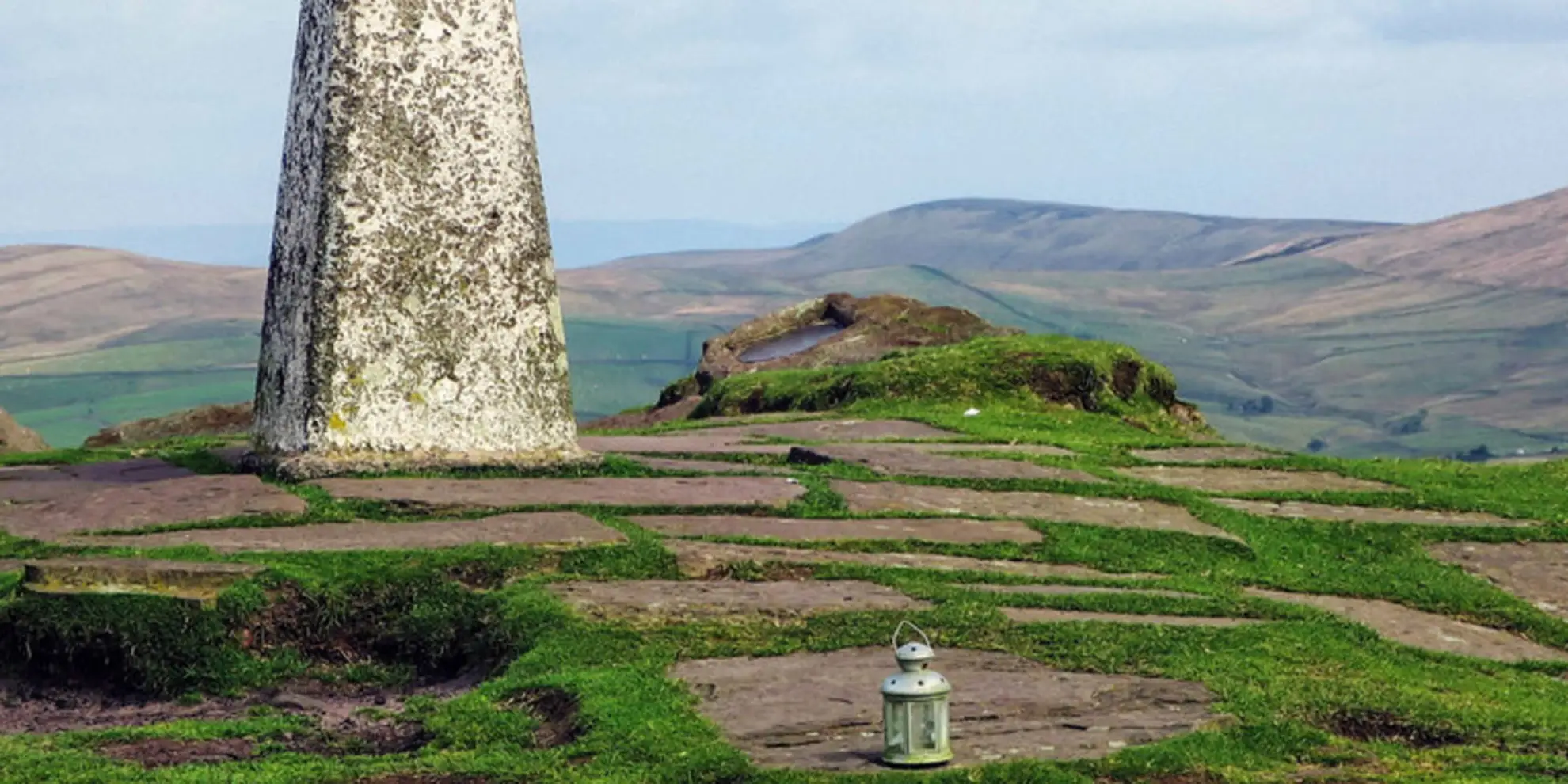 An image depicting the trail Shutlingsloe - Macclesfield Forest - Gritstone Trail - Oakenclough and its surrounding area.