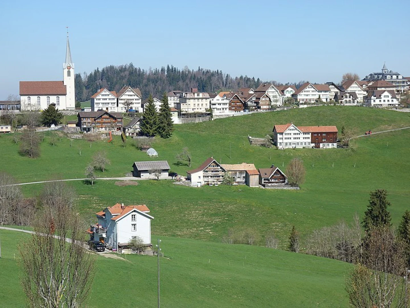 An image depicting the trail Schwellbrunn Halden - Fuchsacker - Obergampen and its surrounding area.