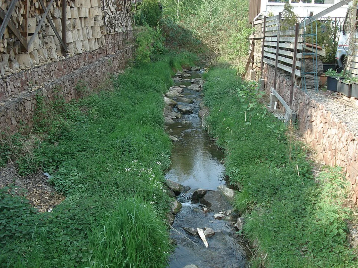 An image depicting the trail Grauer via Lauftreff Goldbach and Aschaffenburg Rundweg and its surrounding area.
