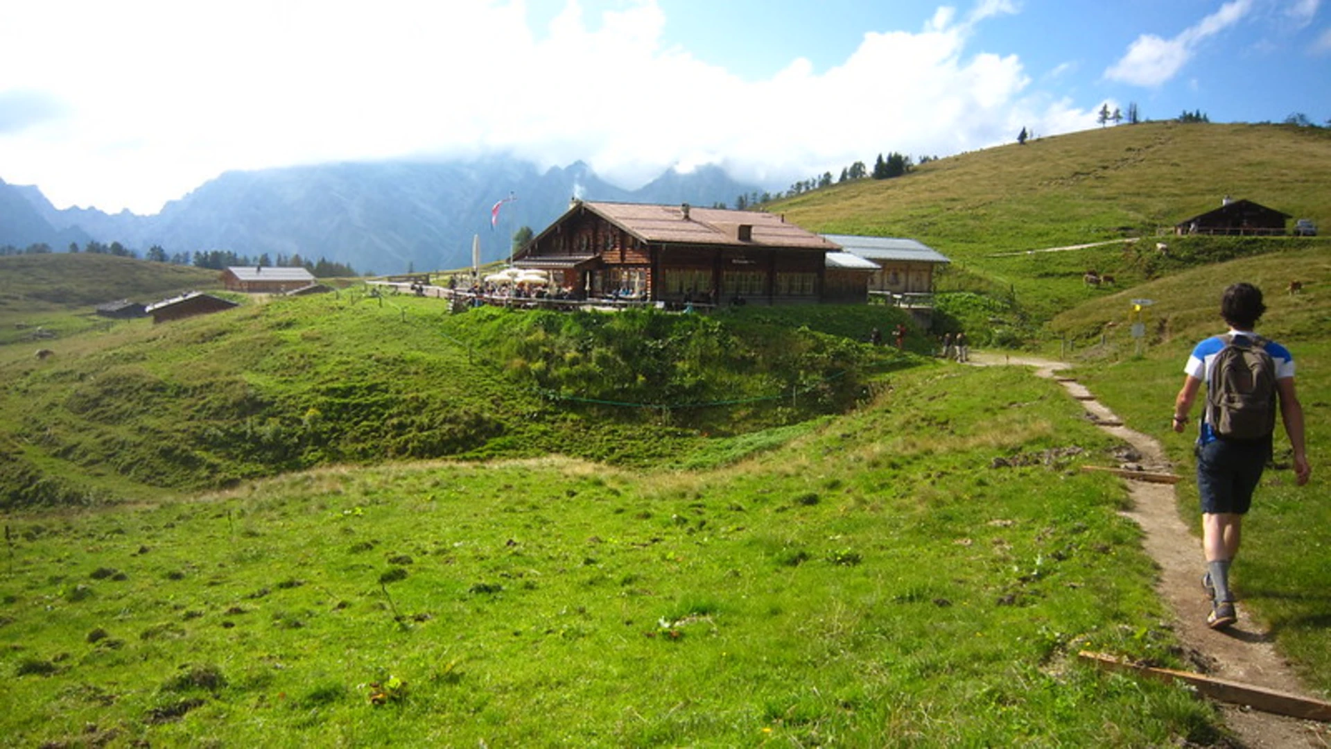 An image depicting the trail Schneibsteinhaus to Gotzenalm Walk via Schneibstein and its surrounding area.