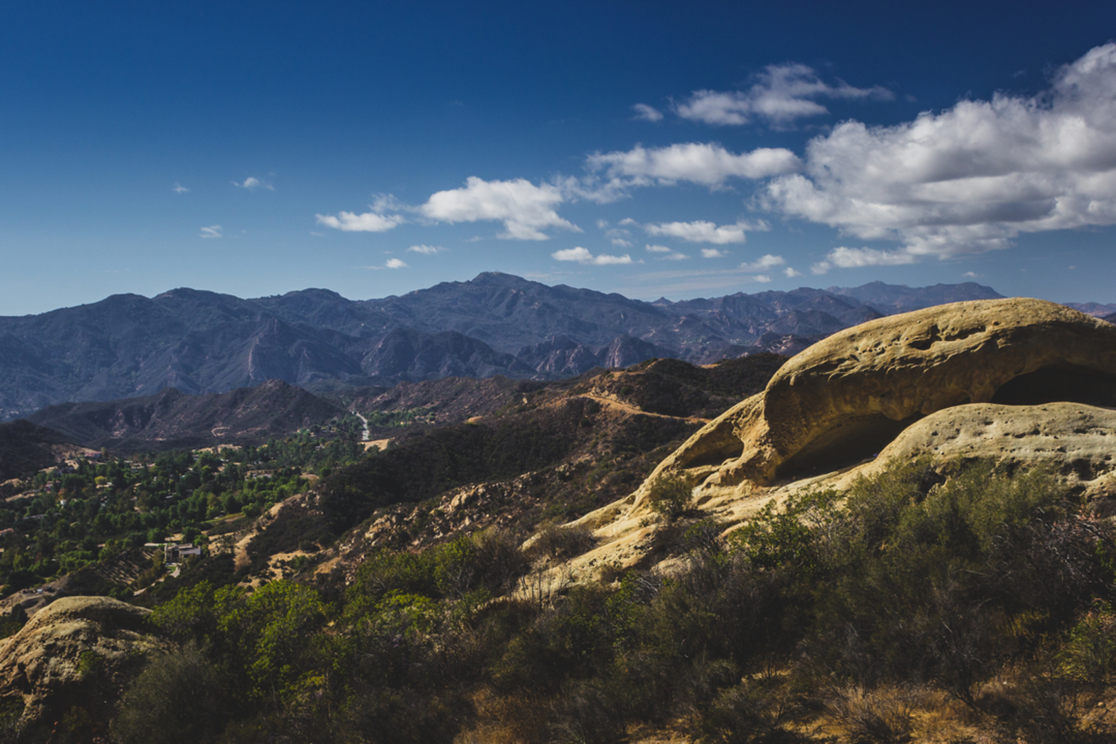 An image depicting the trail Topanga Community House Trail and its surrounding area.