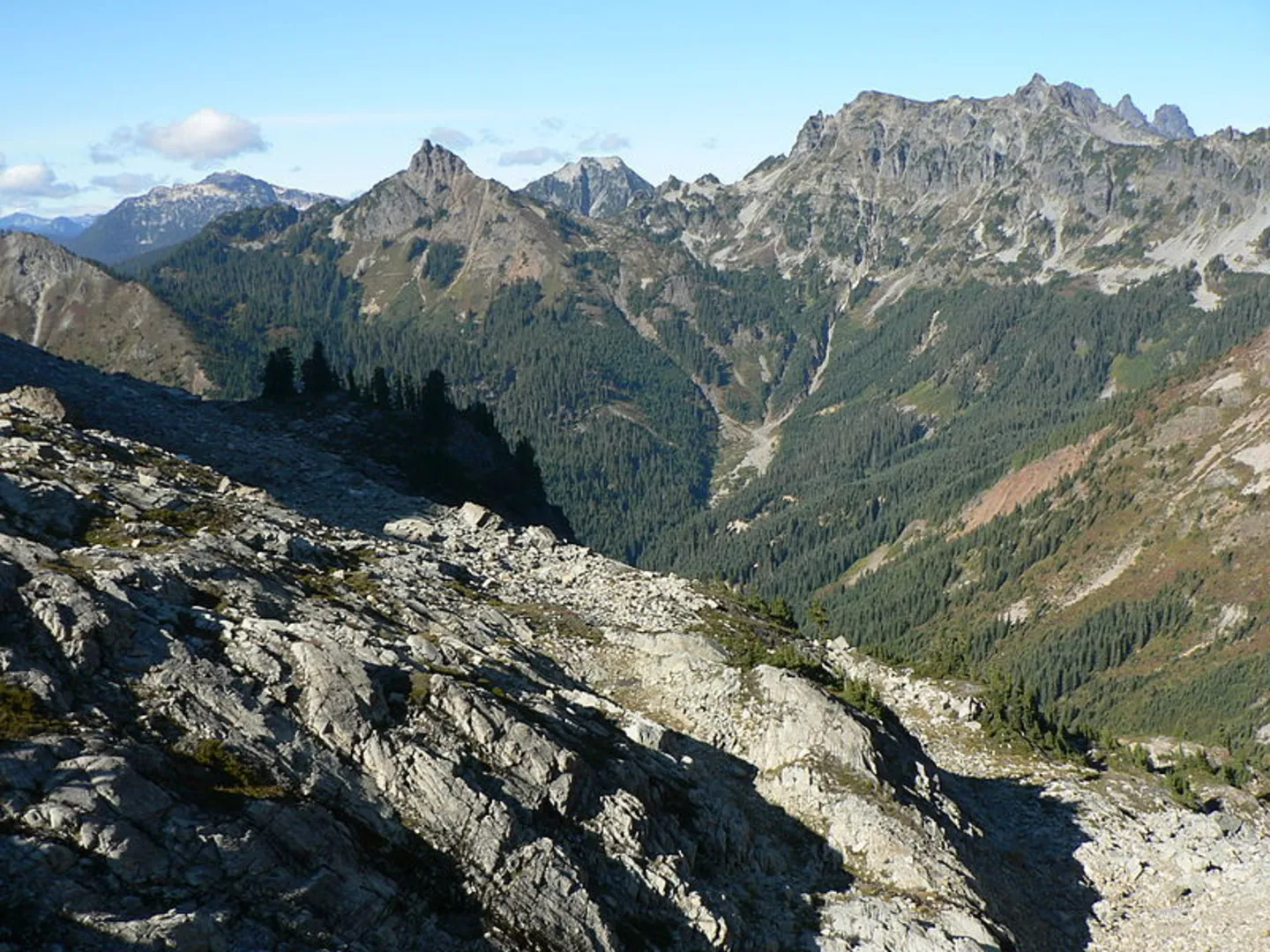 An image depicting the trail Little Huckleberry Trail and its surrounding area.