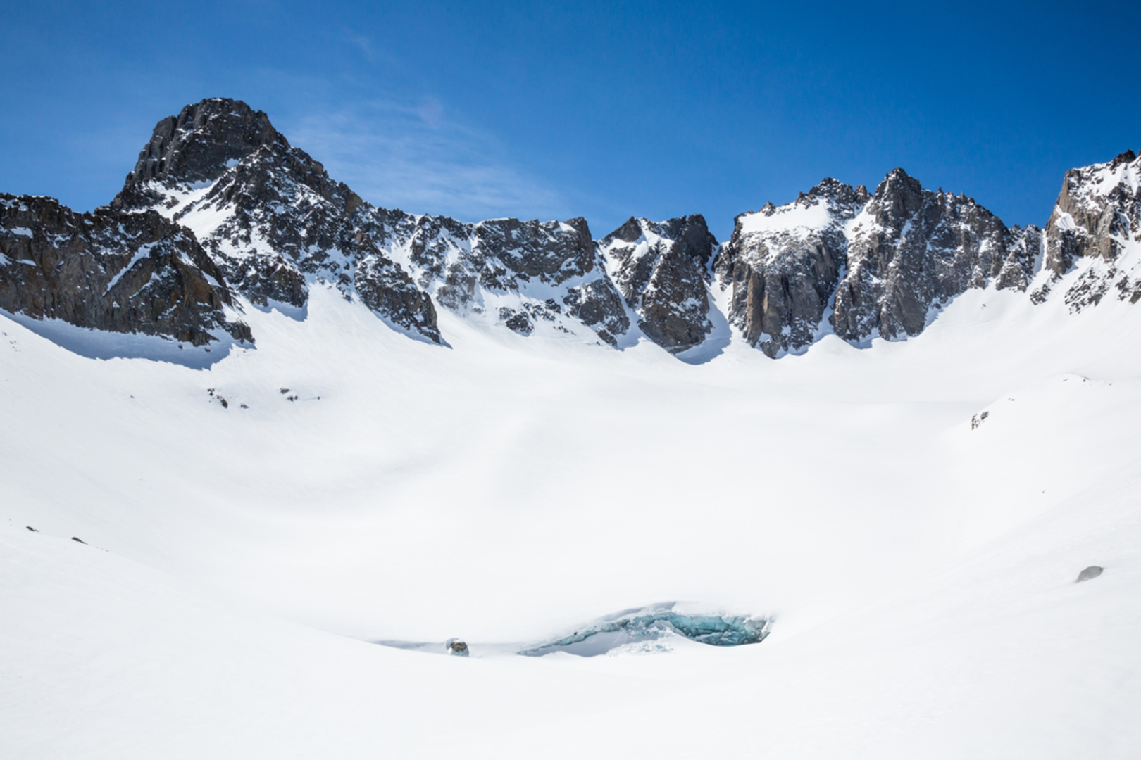 An image depicting the trail Palisade Glacier via North Fork Big Pine Creek Trail and its surrounding area.