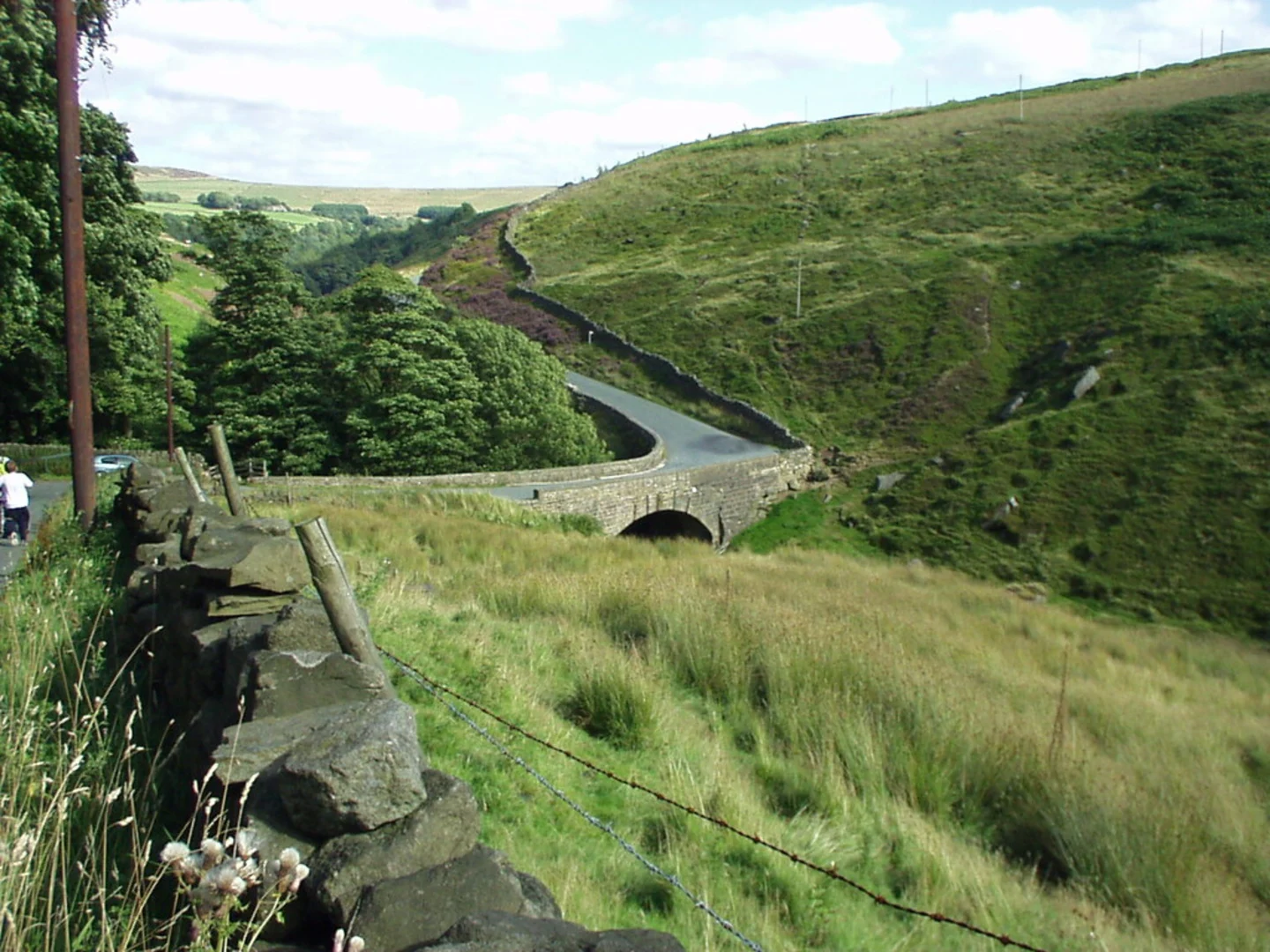 An image depicting the trail Gibson Mill, Upper and Lower Mill Pond and Lower Gorple Reservoir Loop and its surrounding area.