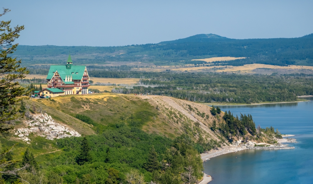 An image depicting the trail Waterton Lakes National Park of Canada and its surrounding area.