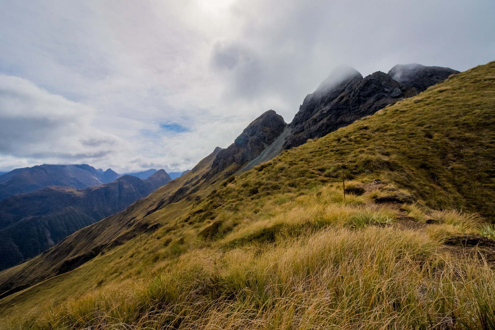 An image depicting the trail Dore Pass Route and its surrounding area.