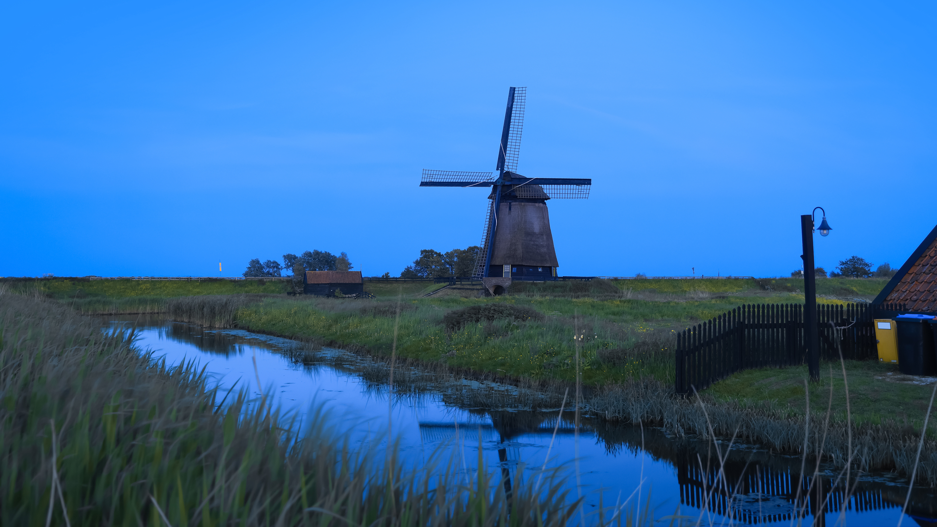 An image depicting the trail Theehuys Grimberg and Noker via Overijssels Havezatenpad and its surrounding area.