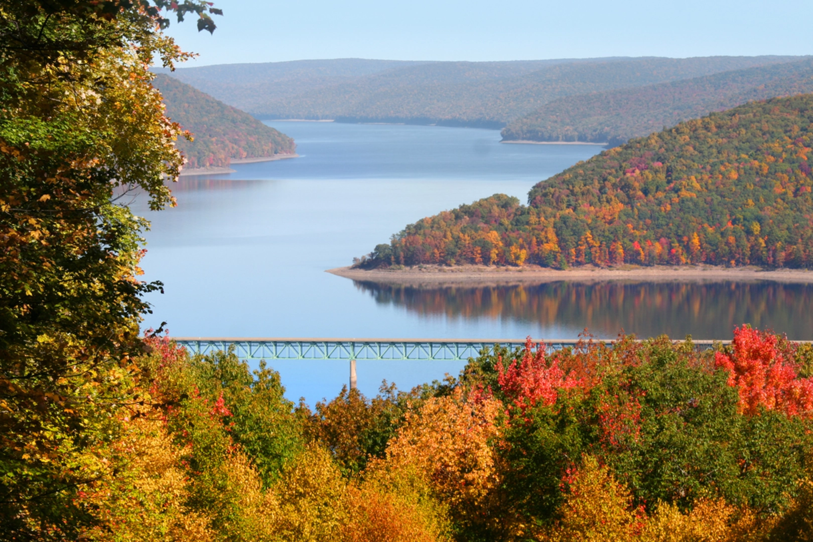 An image depicting the trail Land of Many Uses Trail and its surrounding area.