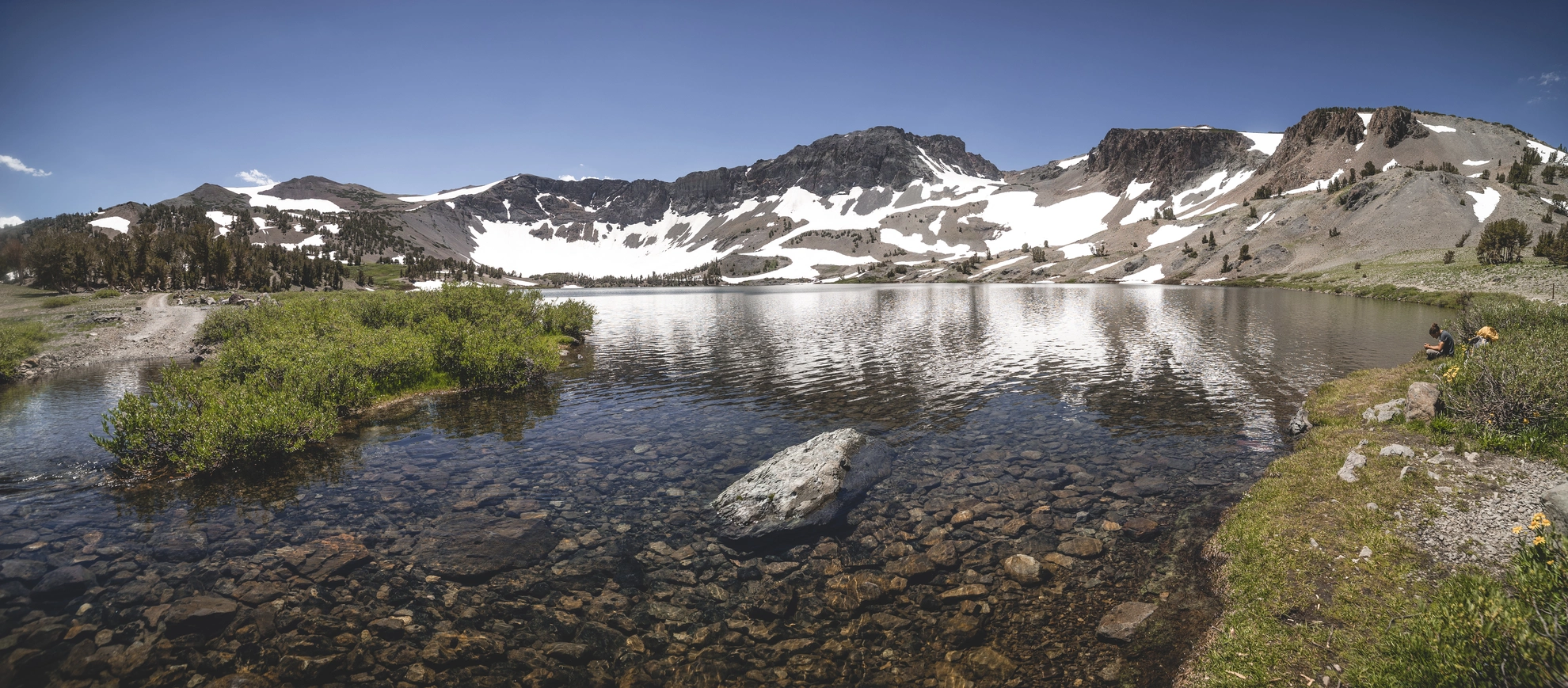 An image depicting the trail Leavitt Lake and Ski Pond Loop via Leavitt Lake Road and its surrounding area.