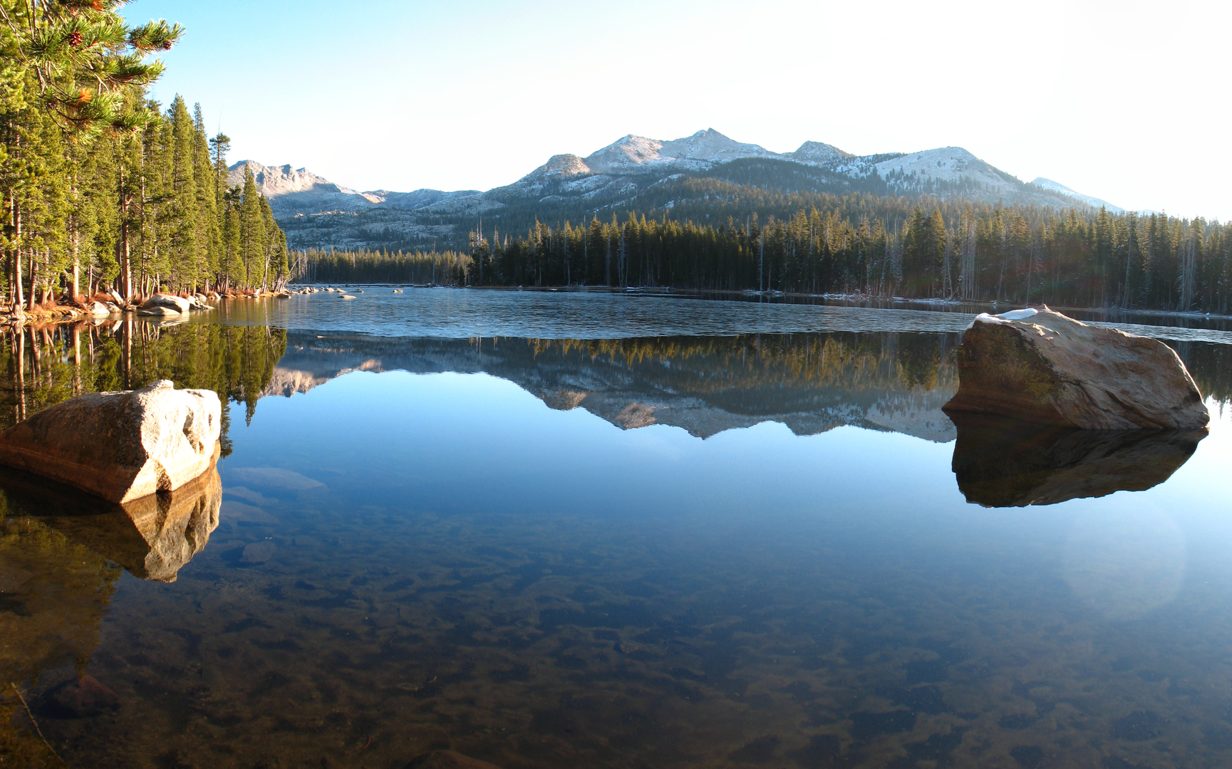 An image depicting the trail Lawrence Lake via Barret Lake Trail and its surrounding area.