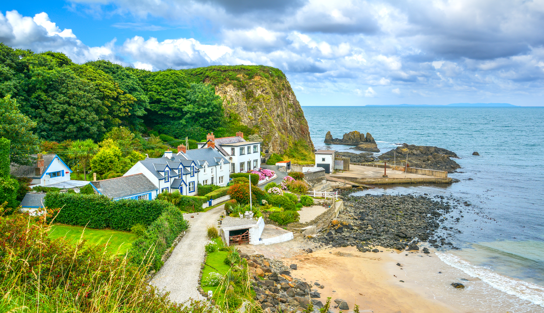 An image depicting the trail Ballintoy to Bushmills and its surrounding area.
