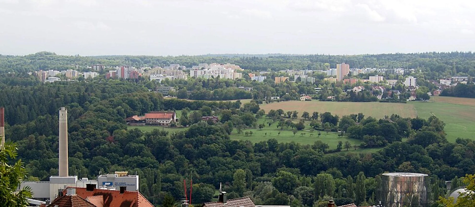 An image depicting the trail Hoyerswerda-Ufer and Enzuferweg Loop and its surrounding area.