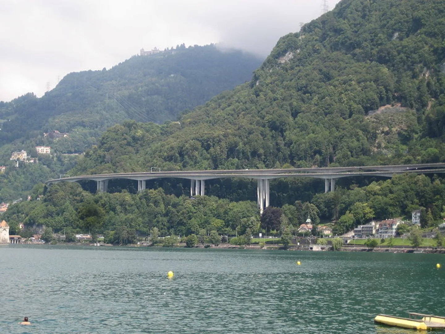 An image depicting the trail Le Bouveret - Banks of Lake Geneva and its surrounding area.