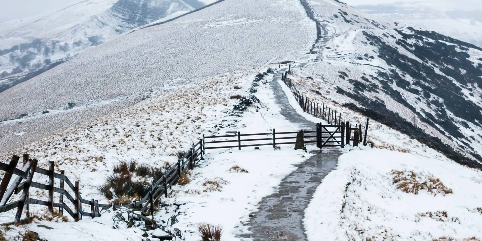 An image depicting the trail Lose Hill and Hollins Cross from Castleton and its surrounding area.