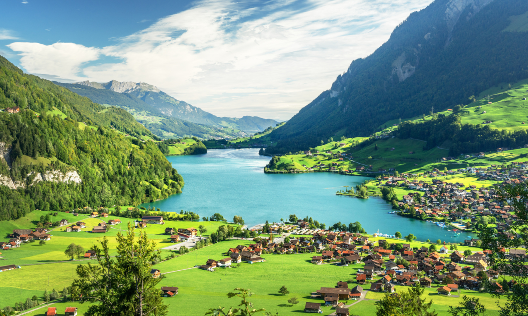 An image depicting the trail Schmetterlingspfad Lungern and its surrounding area.